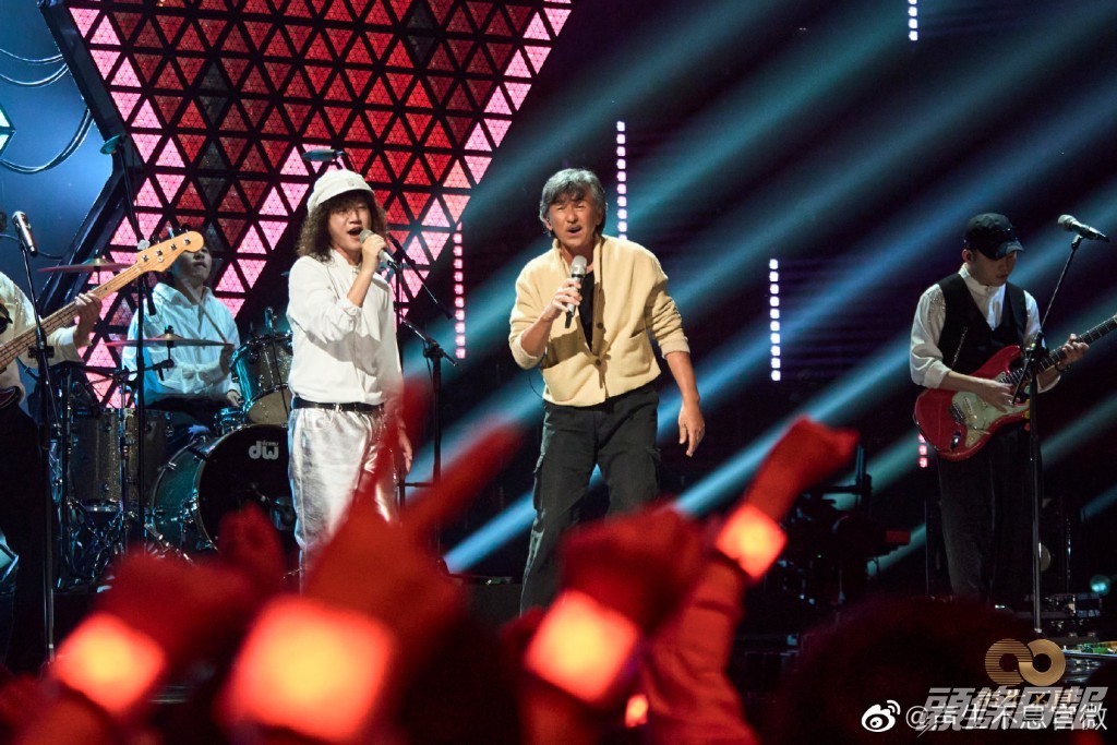 在節目大唱廣東話經典歌。